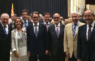 El Instituto Industrial de Terrassa recibe la Placa al trabajo Presidente Macià 2015